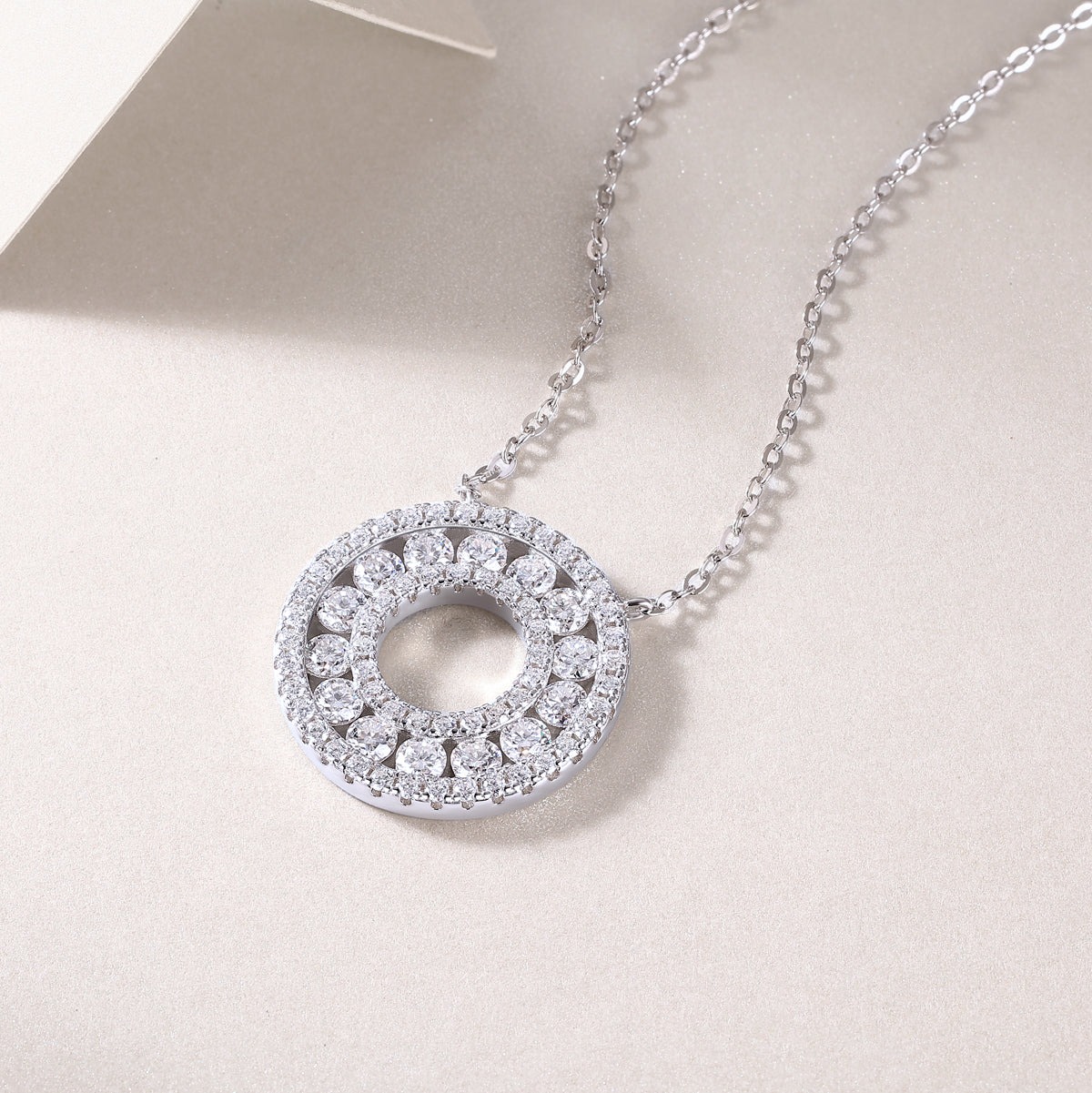 Reciprocating Luxury Fashion Diamond Pendant Necklace Set With Mosan Diamond Silver Ornaments