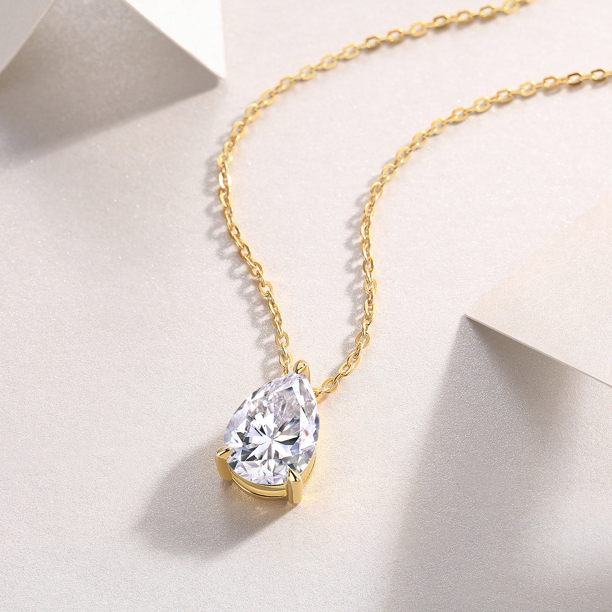 Under The Moon - A Fashionable And Trendy Diamond Pendant Necklace Set With Pear-shaped Moissanite S925 Sterling Silver And Gold Plating